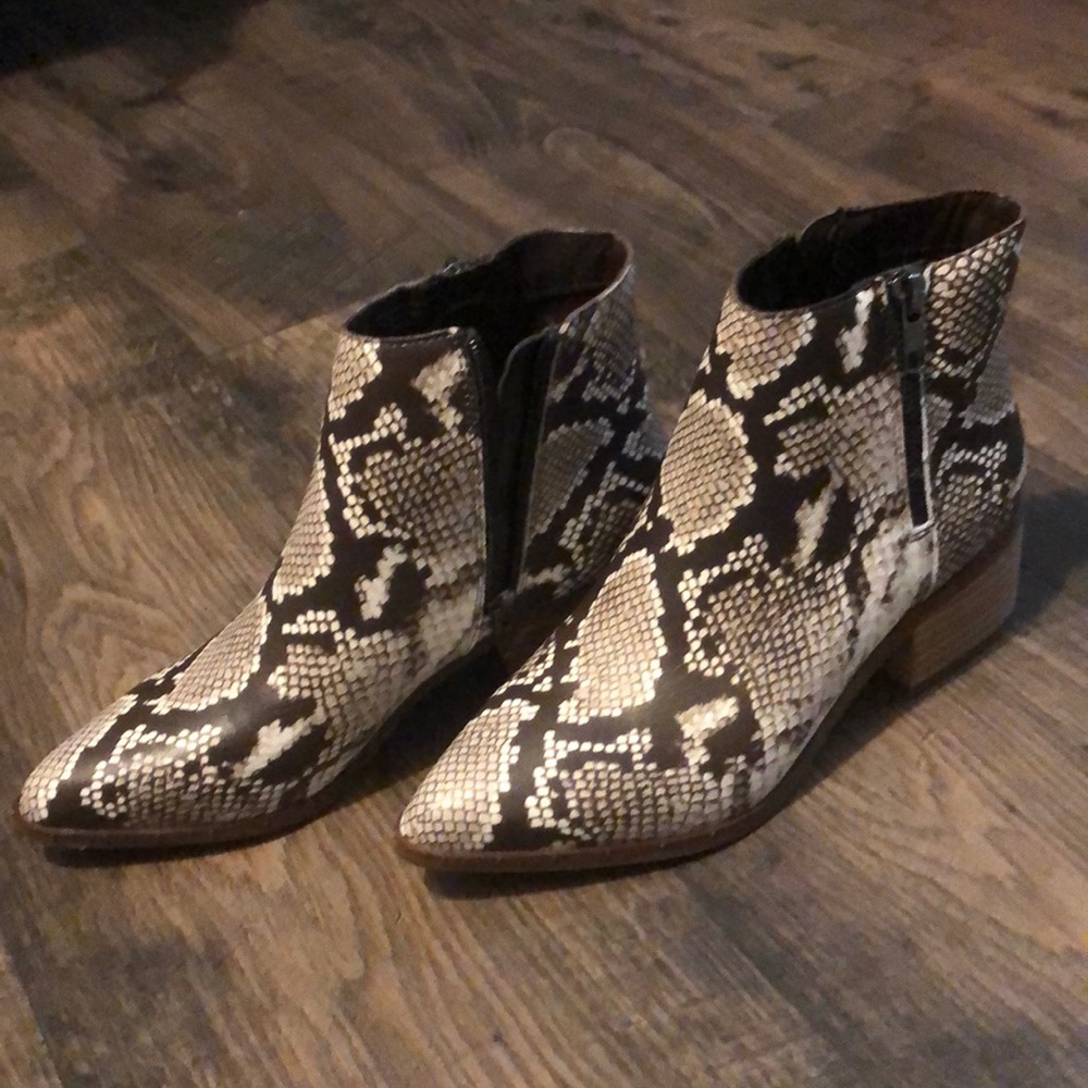 Snakeskin print  Booties